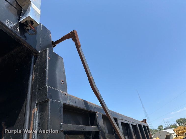 image for item FU4598 2003 Mack CV 713 dump truck
