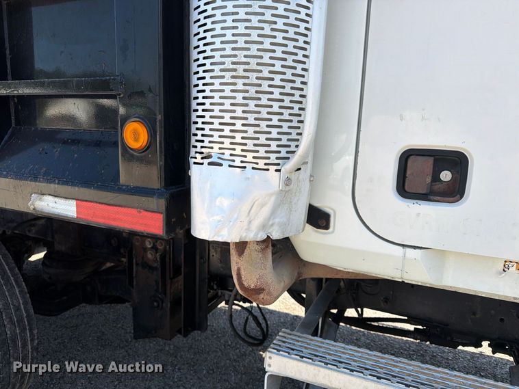 image for item FU4598 2003 Mack CV 713 dump truck