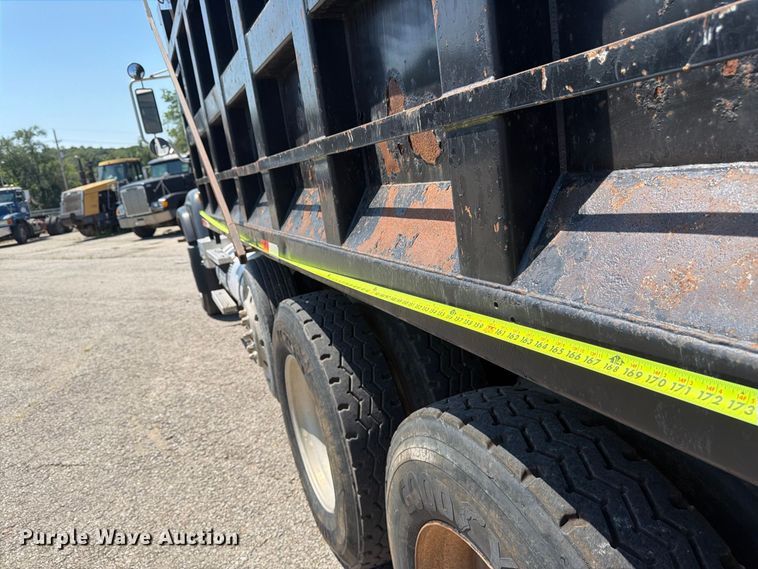 image for item FU4598 2003 Mack CV 713 dump truck