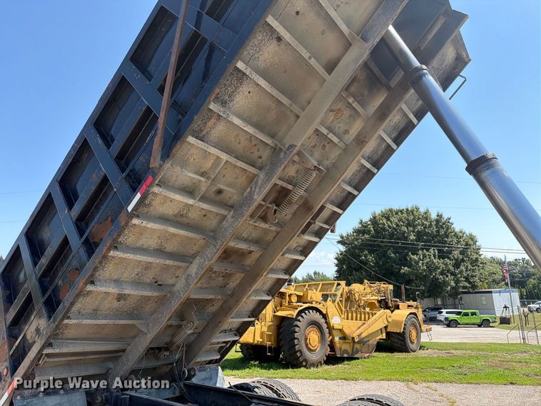 image for item FU4598 2003 Mack CV 713 dump truck