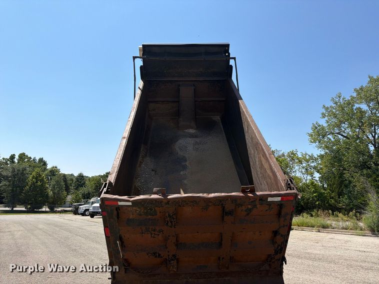 image for item FU4598 2003 Mack CV 713 dump truck