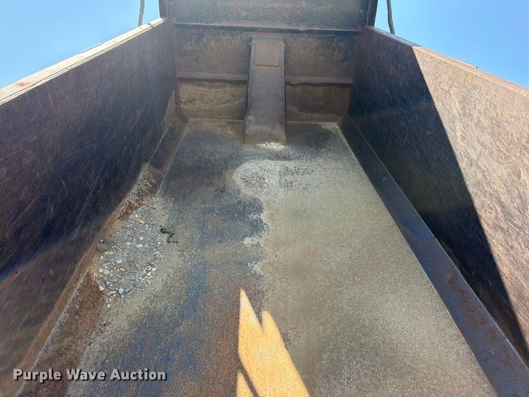 image for item FU4598 2003 Mack CV 713 dump truck
