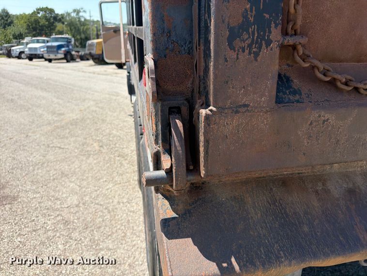 image for item FU4598 2003 Mack CV 713 dump truck