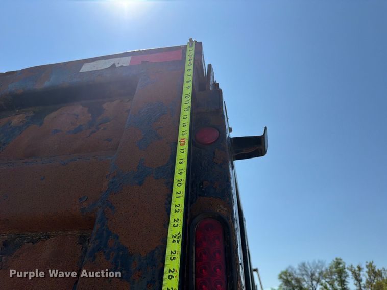 image for item FU4598 2003 Mack CV 713 dump truck