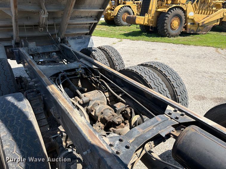 image for item FU4598 2003 Mack CV 713 dump truck