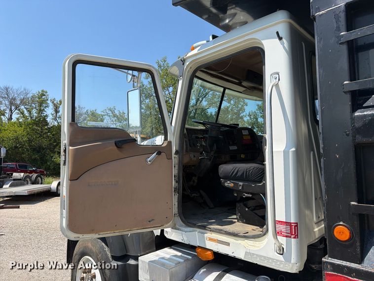 image for item FU4598 2003 Mack CV 713 dump truck
