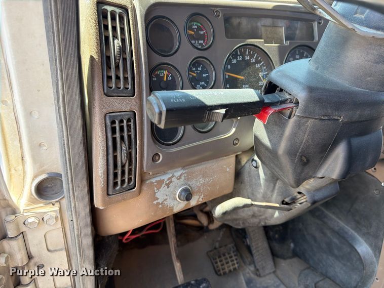 image for item FU4598 2003 Mack CV 713 dump truck