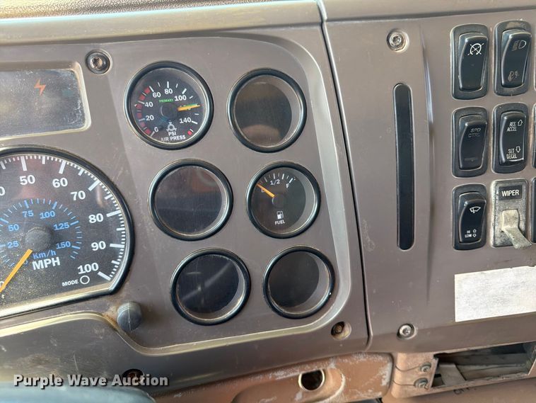 image for item FU4598 2003 Mack CV 713 dump truck