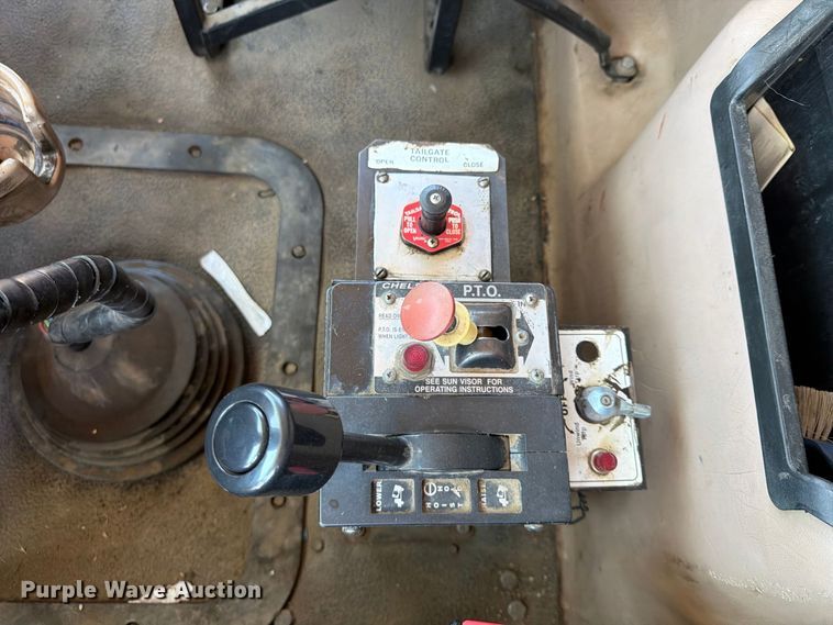 image for item FU4598 2003 Mack CV 713 dump truck