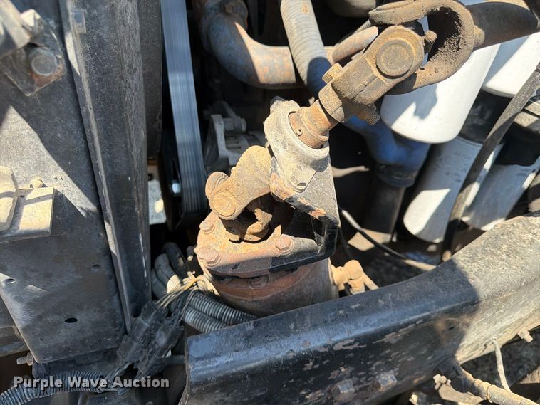 image for item FU4598 2003 Mack CV 713 dump truck