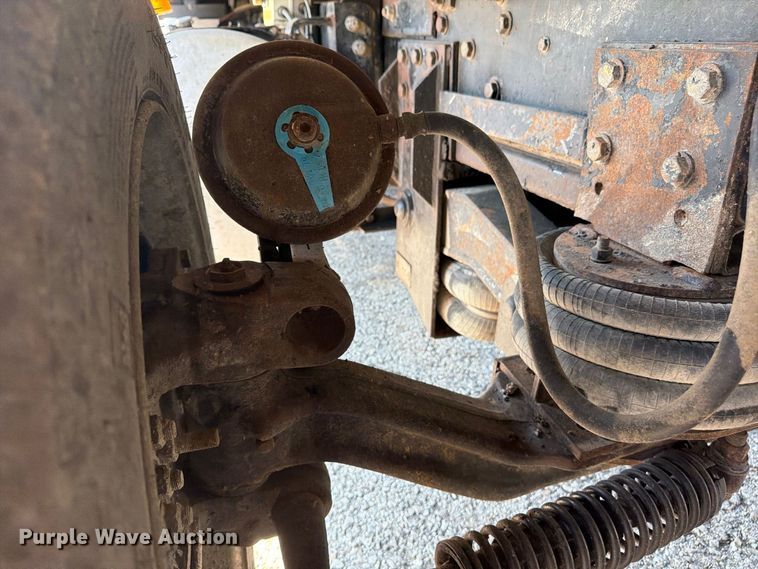 image for item FU4598 2003 Mack CV 713 dump truck