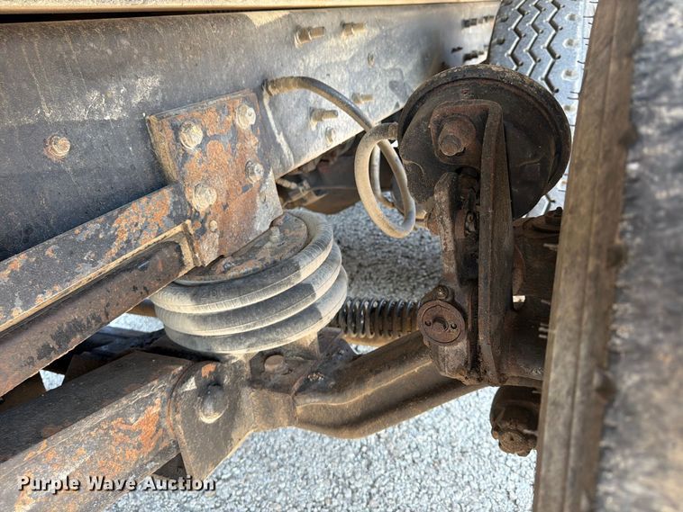 image for item FU4598 2003 Mack CV 713 dump truck
