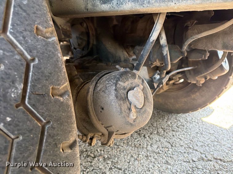 image for item FU4598 2003 Mack CV 713 dump truck