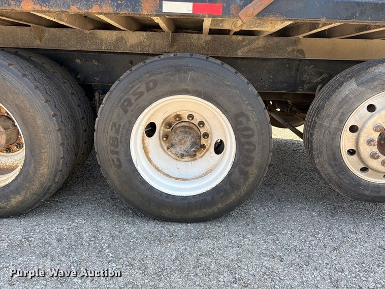 image for item FU4598 2003 Mack CV 713 dump truck
