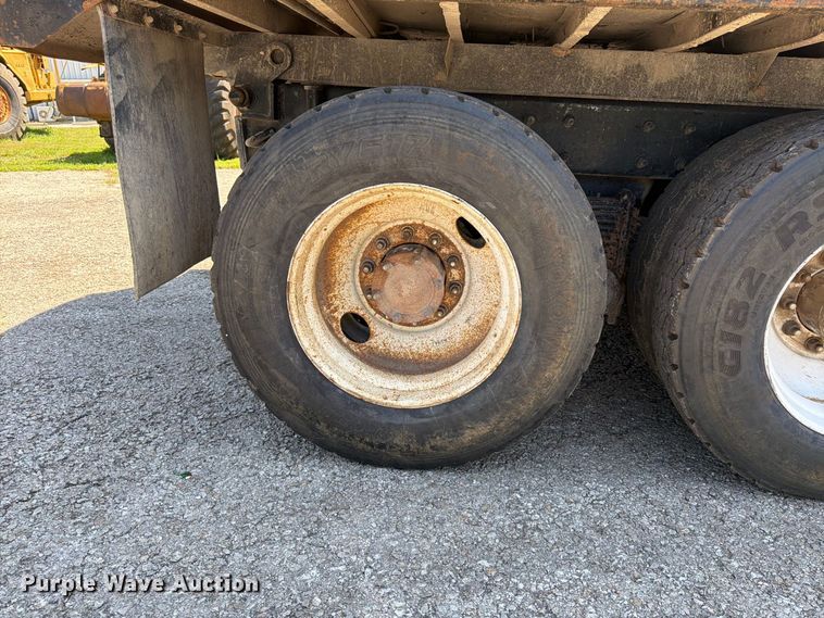 image for item FU4598 2003 Mack CV 713 dump truck