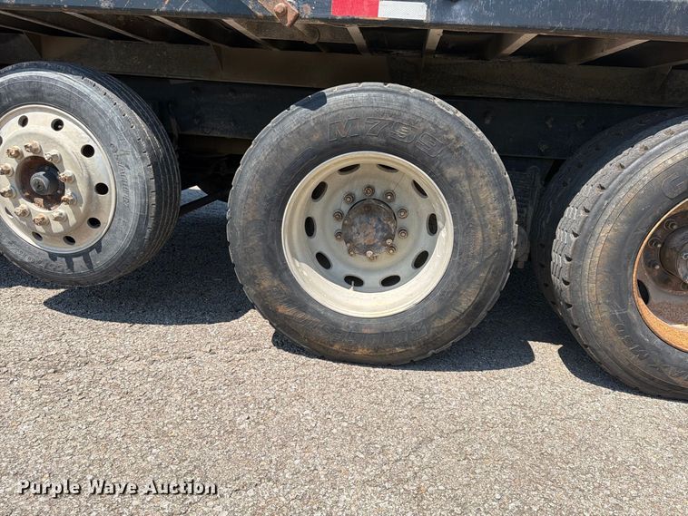 image for item FU4598 2003 Mack CV 713 dump truck