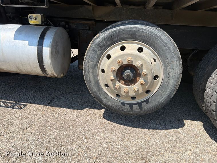 image for item FU4598 2003 Mack CV 713 dump truck