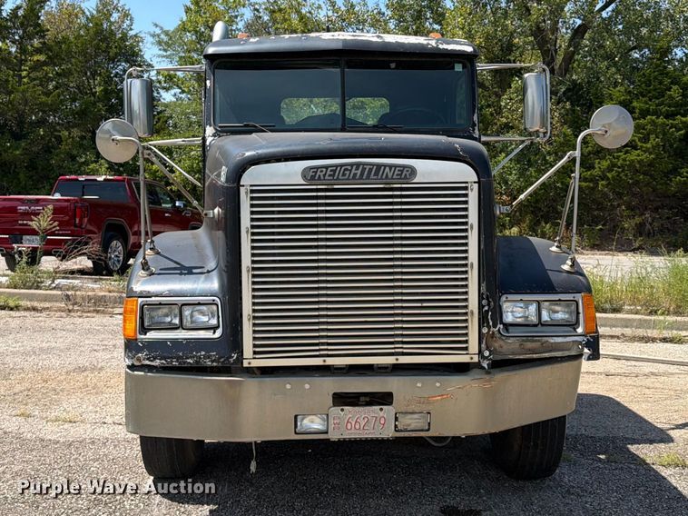 image for item FU4601 1994 Freightliner USF-1E semi truck