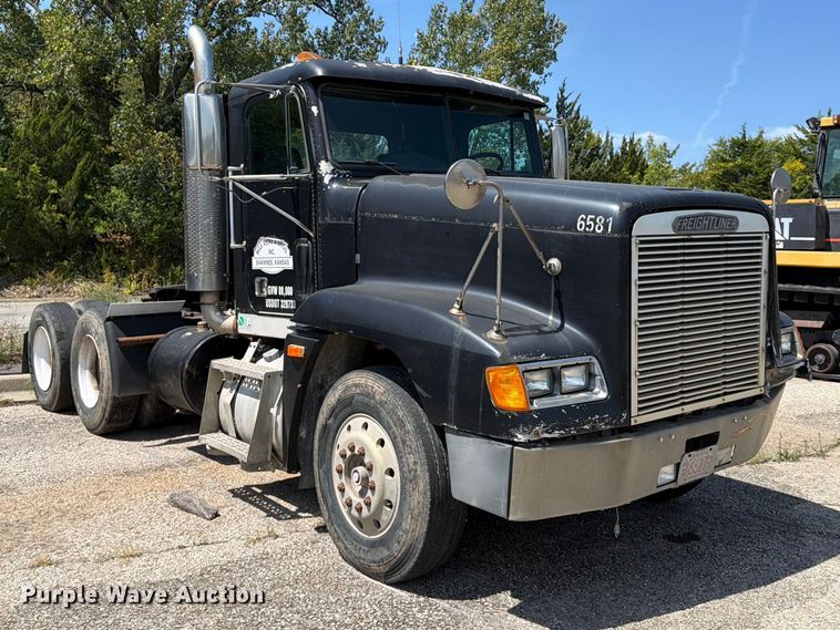 image for item FU4601 1994 Freightliner USF-1E semi truck