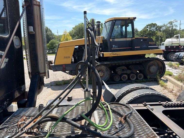 image for item FU4601 1994 Freightliner USF-1E semi truck