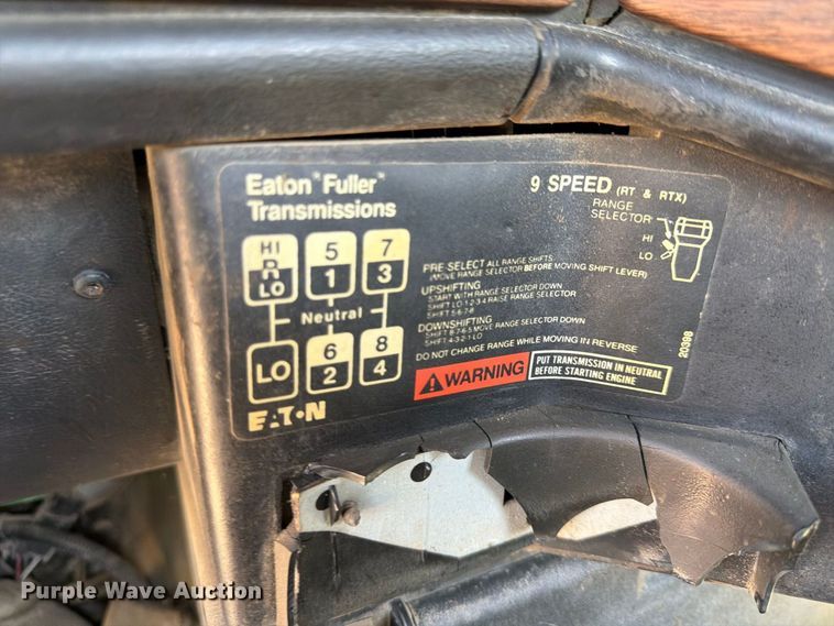 image for item FU4601 1994 Freightliner USF-1E semi truck
