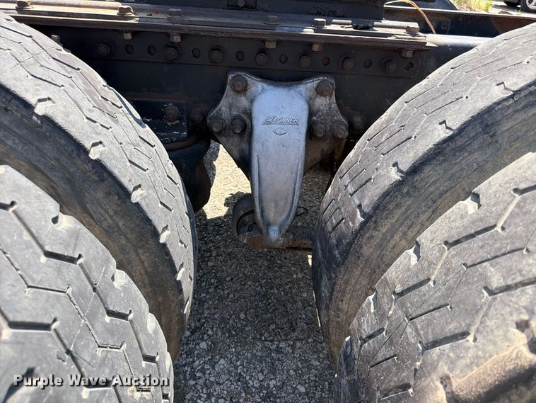 image for item FU4601 1994 Freightliner USF-1E semi truck