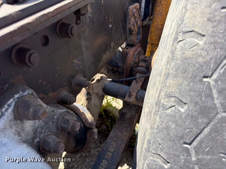 image for item FU4601 1994 Freightliner USF-1E semi truck