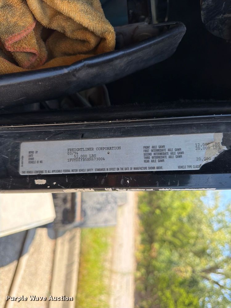 image for item FU4601 1994 Freightliner USF-1E semi truck