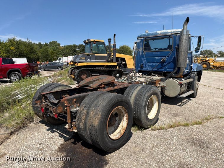 image for item FU4602 1996 Mack CH613 semi truck