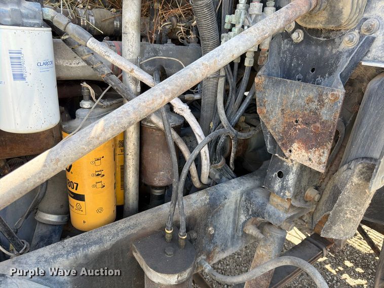 image for item FU4602 1996 Mack CH613 semi truck