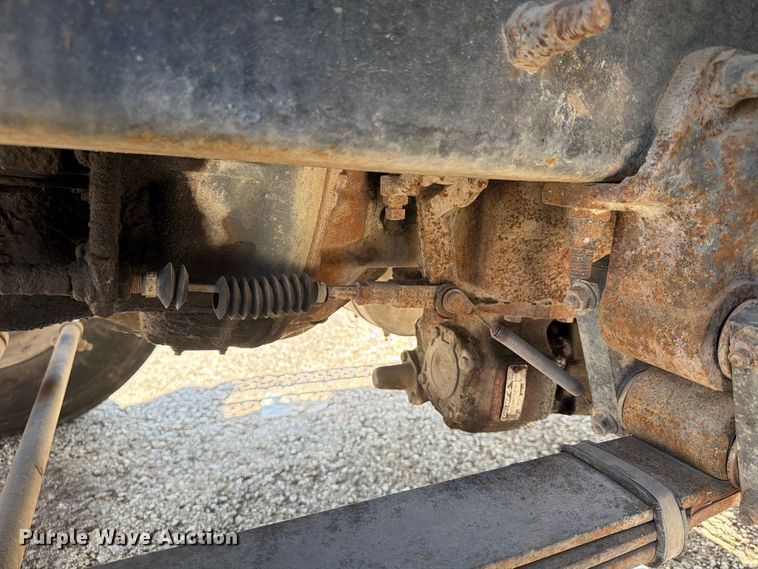 image for item FU4602 1996 Mack CH613 semi truck