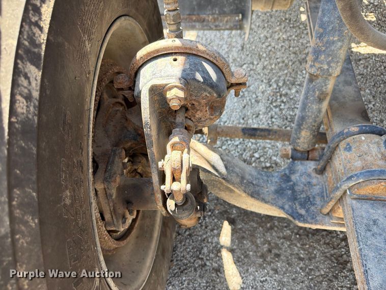 image for item FU4602 1996 Mack CH613 semi truck