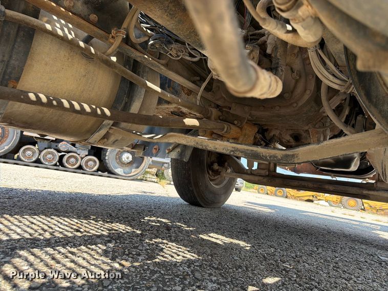 image for item FU4602 1996 Mack CH613 semi truck