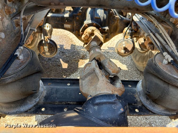 image for item FU4602 1996 Mack CH613 semi truck
