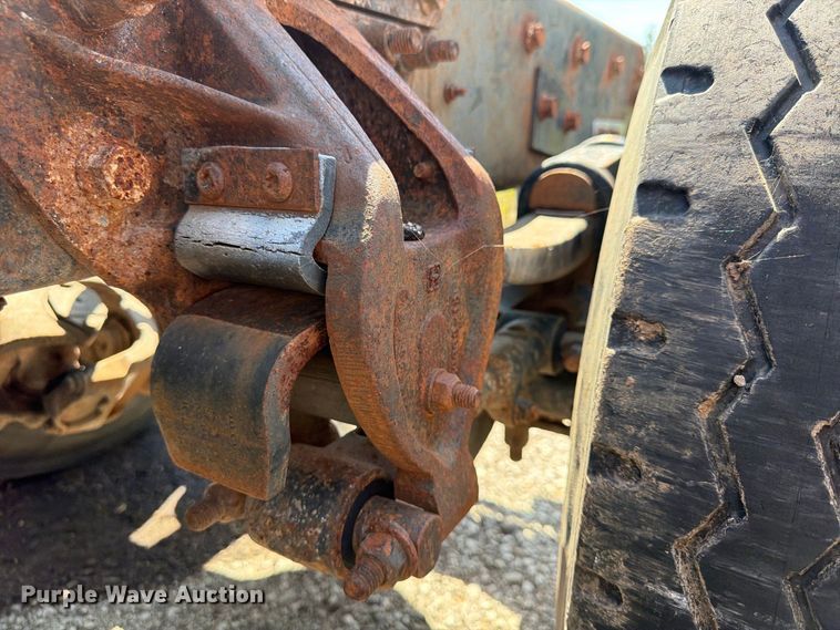 image for item FU4602 1996 Mack CH613 semi truck