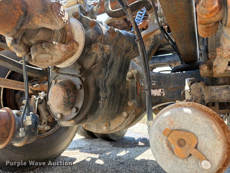 image for item FU4602 1996 Mack CH613 semi truck