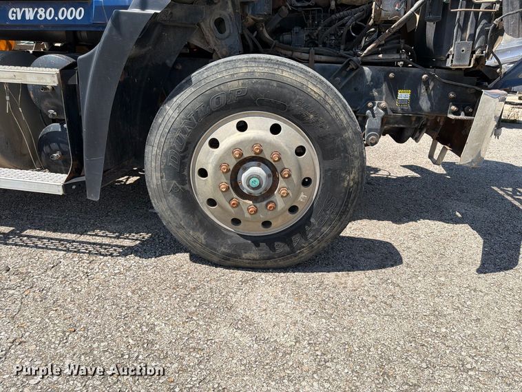 image for item FU4602 1996 Mack CH613 semi truck