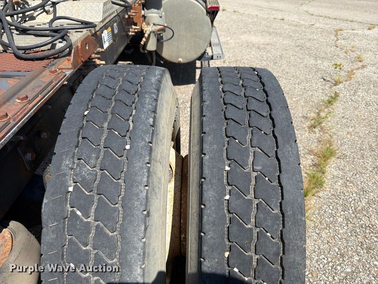 image for item FU4602 1996 Mack CH613 semi truck