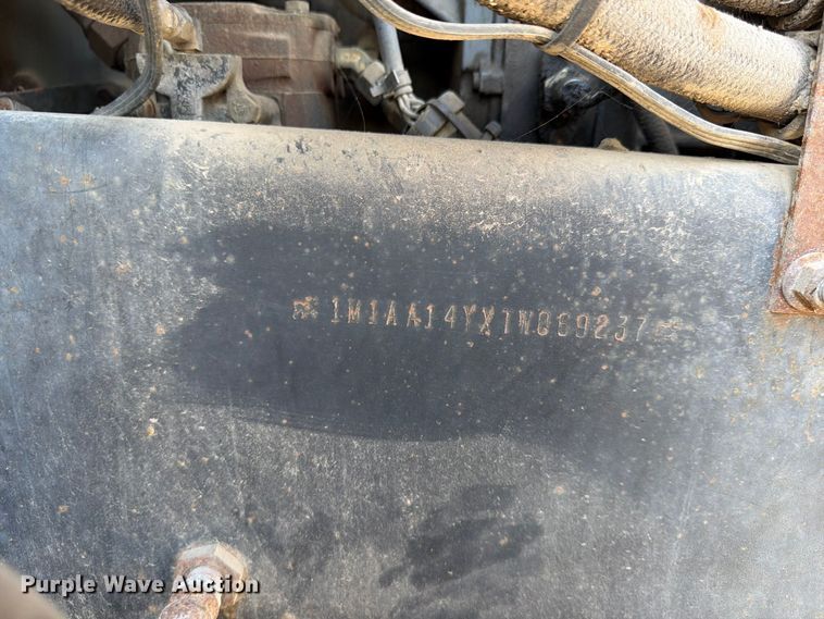 image for item FU4602 1996 Mack CH613 semi truck