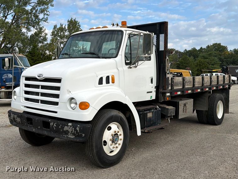 image for item FU4603 2001 Sterling Truck L7500 Series dump flatbed truck