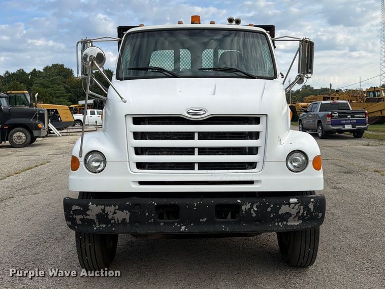 image for item FU4603 2001 Sterling Truck L7500 Series dump flatbed truck