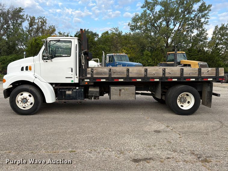 image for item FU4603 2001 Sterling Truck L7500 Series dump flatbed truck