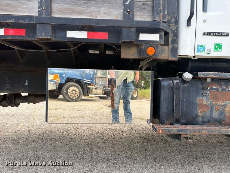 image for item FU4603 2001 Sterling Truck L7500 Series dump flatbed truck