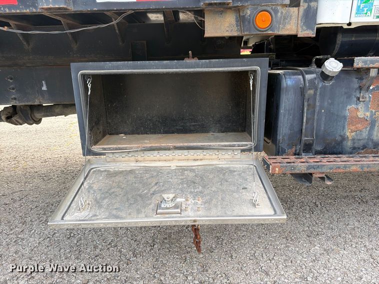 image for item FU4603 2001 Sterling Truck L7500 Series dump flatbed truck