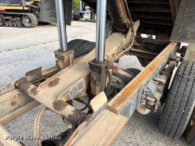 image for item FU4603 2001 Sterling Truck L7500 Series dump flatbed truck