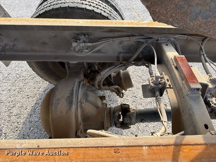 image for item FU4603 2001 Sterling Truck L7500 Series dump flatbed truck