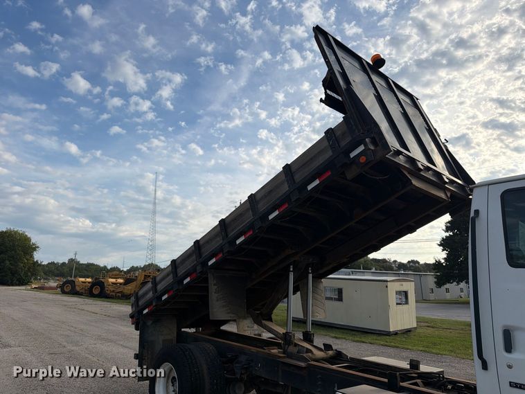 image for item FU4603 2001 Sterling Truck L7500 Series dump flatbed truck