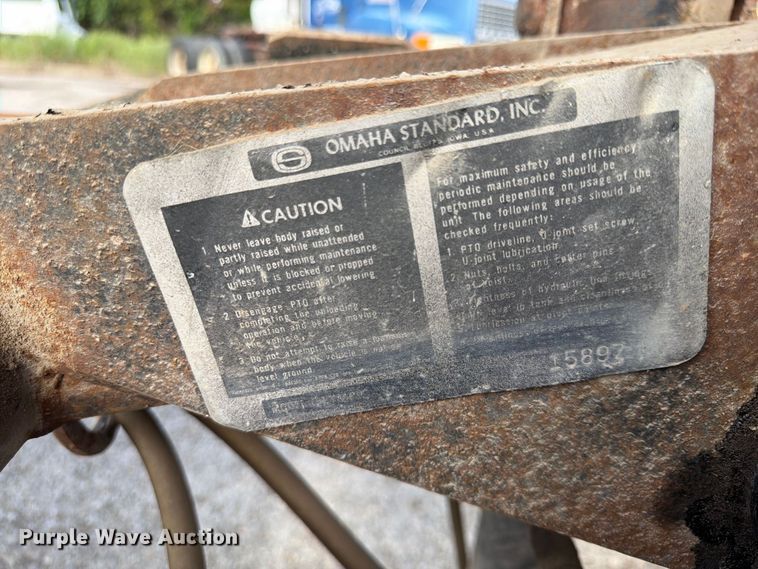 image for item FU4603 2001 Sterling Truck L7500 Series dump flatbed truck
