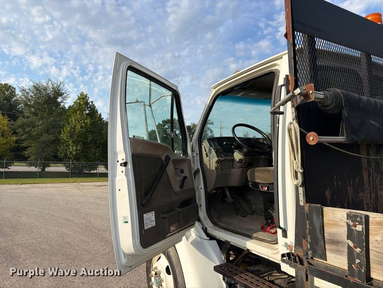 image for item FU4603 2001 Sterling Truck L7500 Series dump flatbed truck