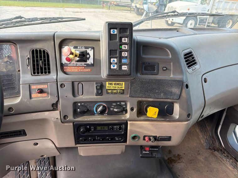 image for item FU4603 2001 Sterling Truck L7500 Series dump flatbed truck